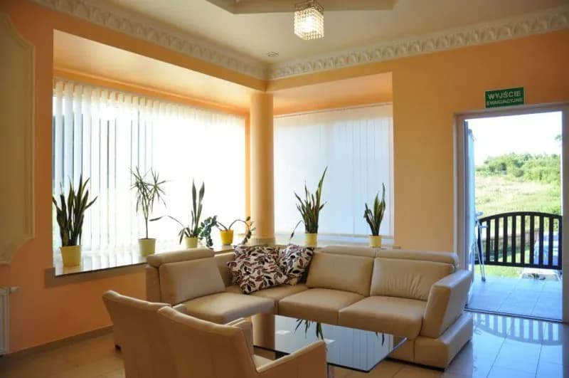 Hotel Dworek Legnickie Pole - komfortowy wypoczynek w atrakcyjnej lokalizacji