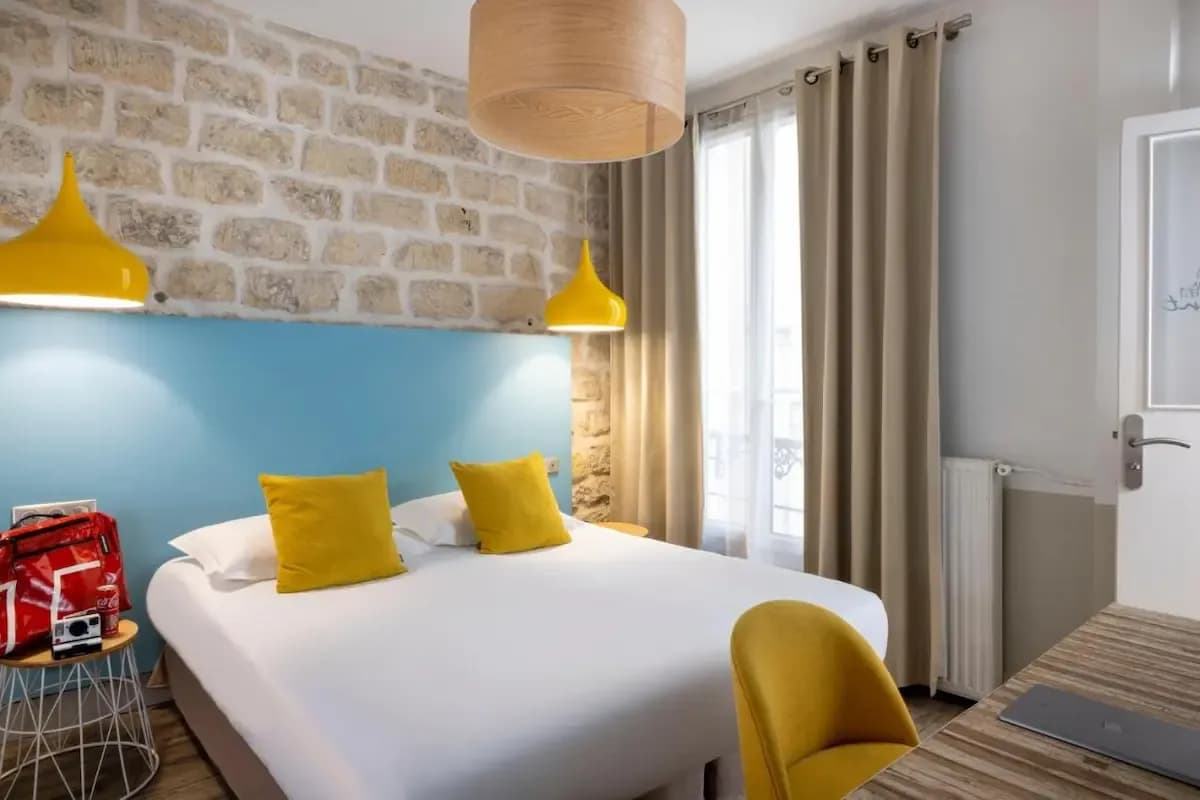 Najlepsze dzielnice Paryża na nocleg: uniknij drogich pułapek