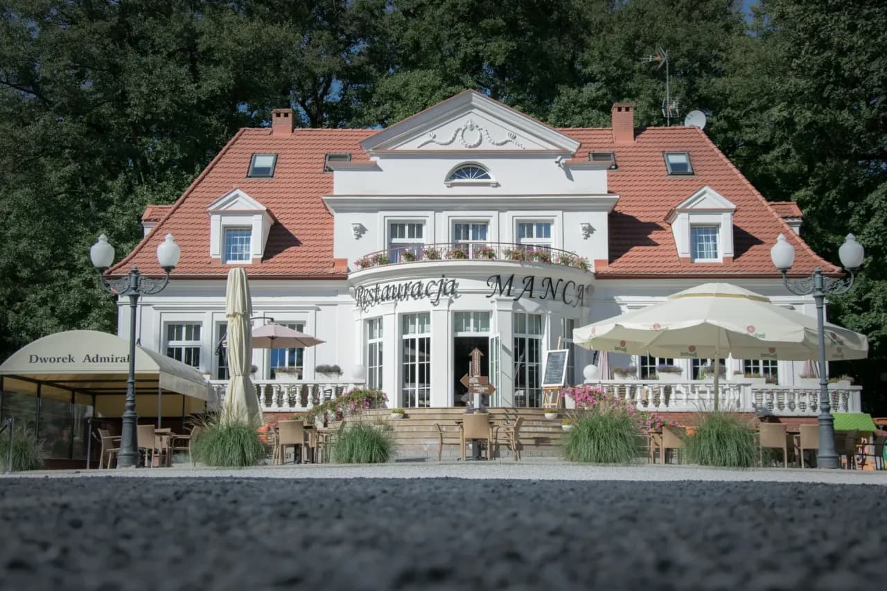 Dworek Admirał w Sopocie - wyjątkowe noclegi i wesela blisko plaży