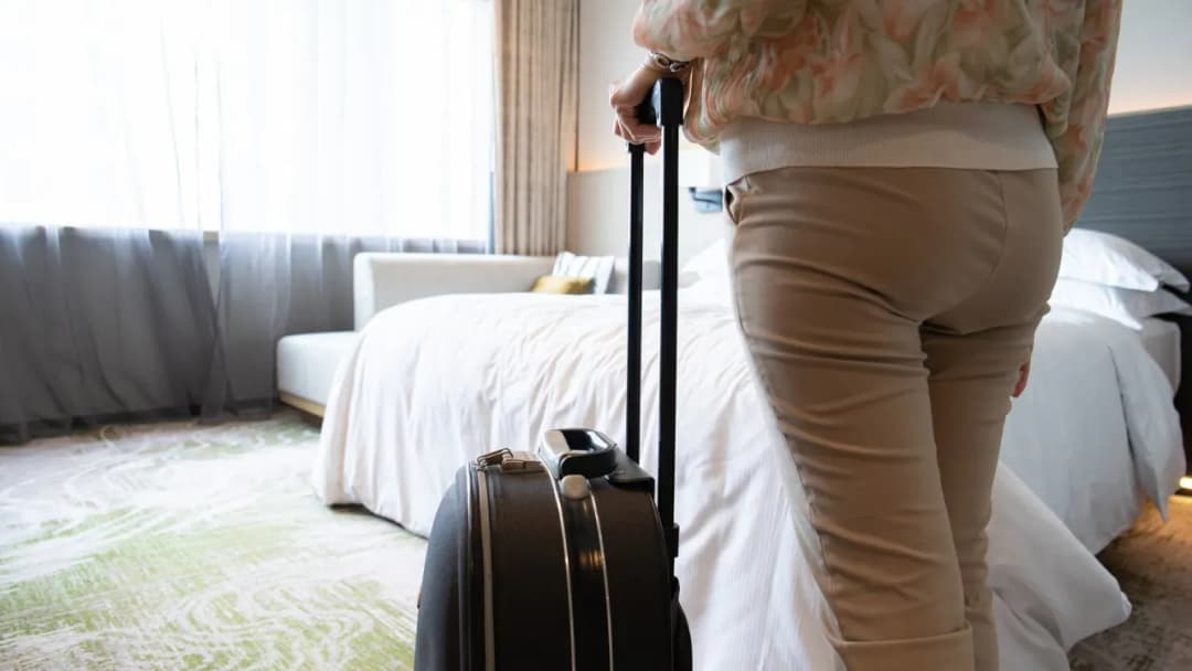 Jak sprawdzić wiarygodność noclegu i uniknąć oszustw podróżniczych