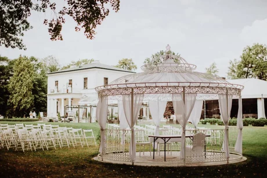 Dworki mazowieckie – piękne miejsca na wesele i atrakcje turystyczne